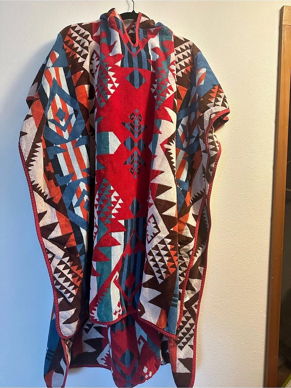 Pendleton POLER Geometric Wool Wrap in Red & Blue Like New